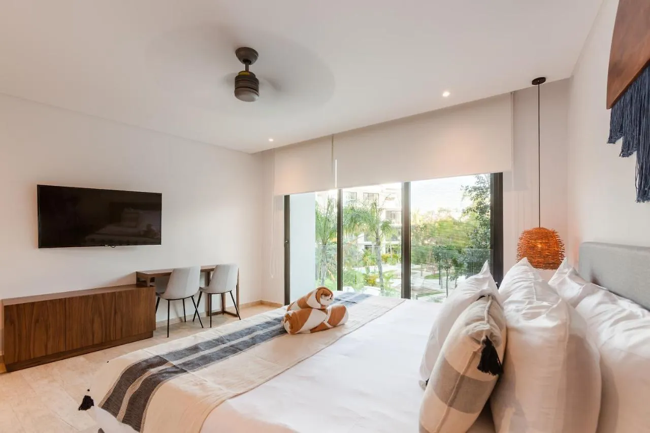 Your Place In Town With Pool, Coworking And Gym Located At Central Park Lagunas Tulum Mexiko