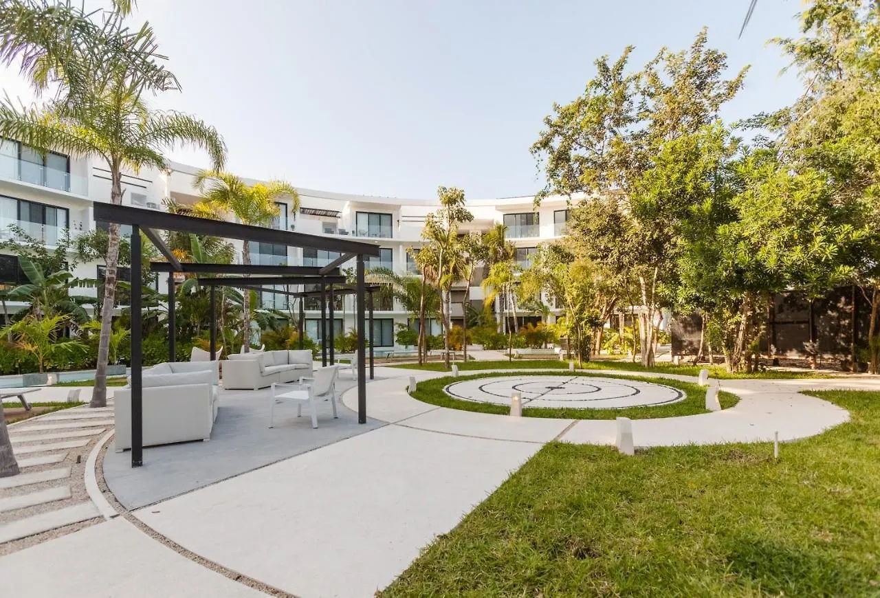 Your Place In Town With Pool, Coworking And Gym Located At Central Park Lagunas Tulum Mexiko